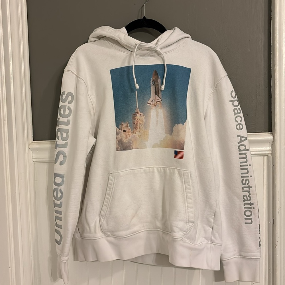 Tailgate Clothing Co. NASA hoodie in good used condition, Size M